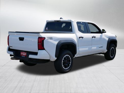 Certified 2024 Toyota Tacoma TRD Off-Road AWD/4WD image 7