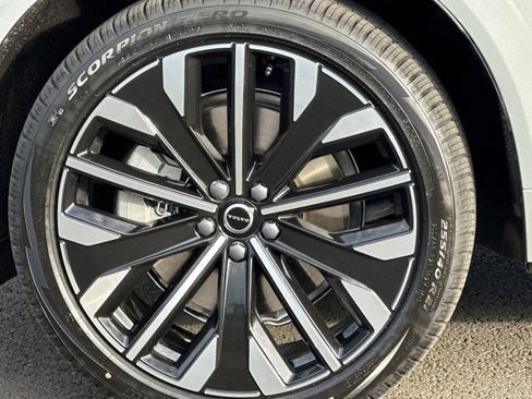 New 2026 Volvo XC60 T8 Ultra w/ Protection Package Premier AWD/4WD image 24