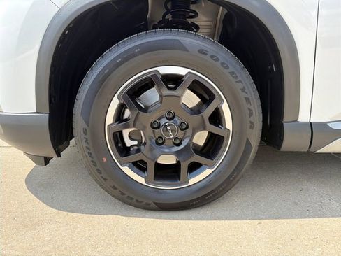 Used 2025 Honda Pilot EX-L image 9