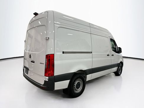 Used 2025 Mercedes-Benz Sprinter 2500 image 8