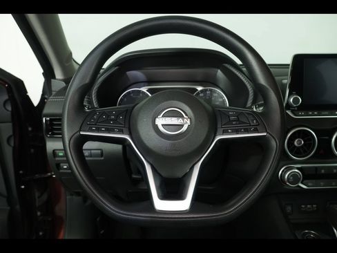 Used 2024 Nissan Sentra SV FWD image 9
