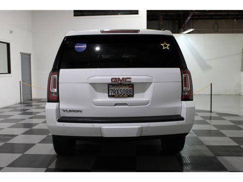 Used 2016 GMC Yukon SLT w/ Open Road Package image 5