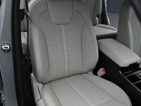 Used 2025 Kia Sorento S w/ Panoramic Sunroof Package FWD image 16