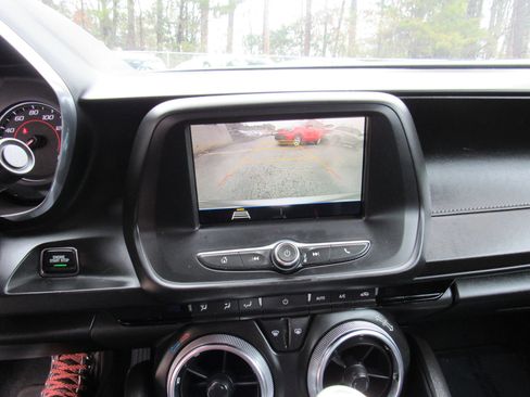 Used 2019 Chevrolet Camaro LT image 14