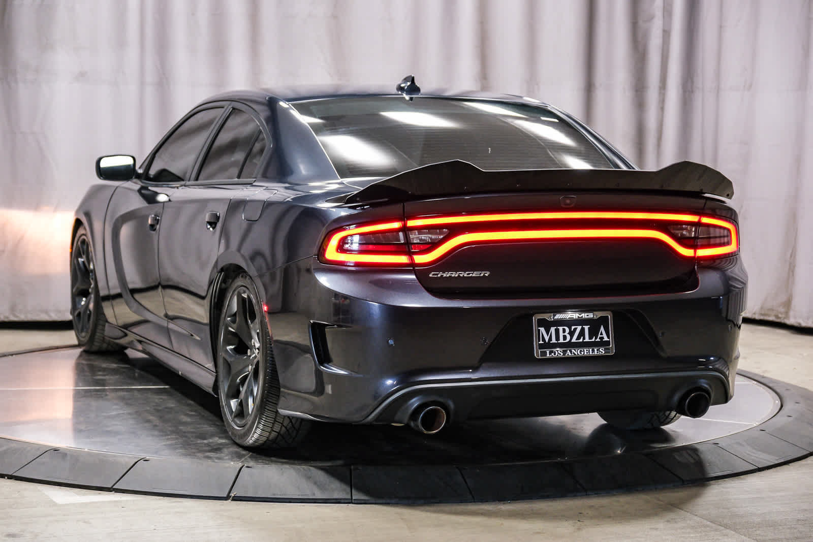 Used 2019 Dodge Charger GT RWD image 2