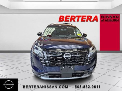 New 2026 Nissan Pathfinder SL w/ SL Premium Package AWD/4WD image 3