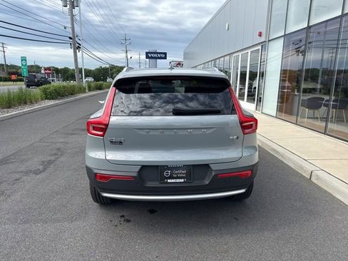 Certified 2025 Volvo XC40 B5 Plus AWD/4WD image 4