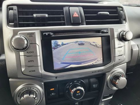 Used 2018 Toyota 4Runner SR5 AWD/4WD image 17