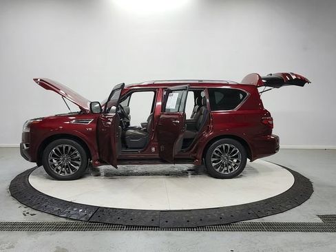 Used 2021 Nissan Armada Platinum w/ Captain's Chairs Package RWD image 12