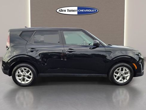 Used 2024 Kia Soul LX w/ Option Group 015 FWD image 5