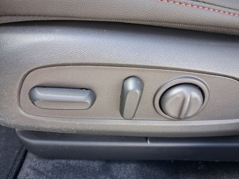 Used 2025 Chevrolet Trax RS w/ Driver Confidence Package image 18