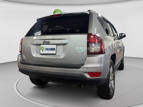 Used 2016 Jeep Compass Latitude AWD/4WD image 10
