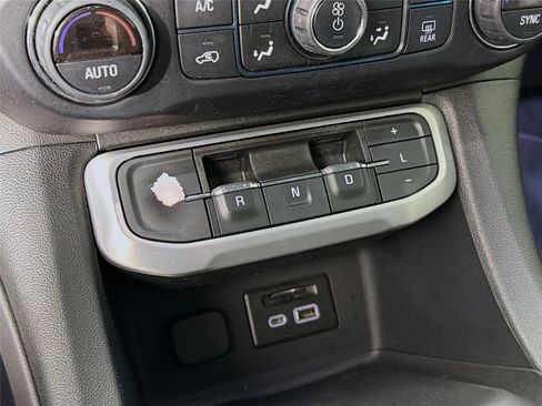 Used 2020 GMC Acadia SLT AWD/4WD image 23