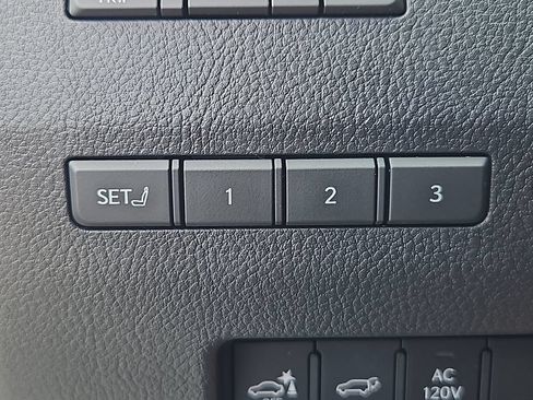 Used 2025 Lexus GX 550 w/ Accessory Package (2T) AWD/4WD image 14