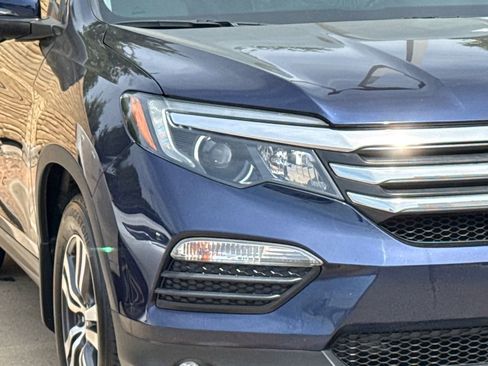 Used 2017 Honda Pilot EX image 4