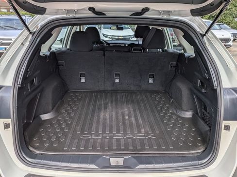 Used 2023 Subaru Outback AWD/4WD image 27