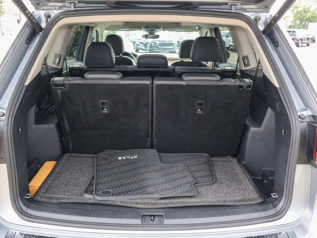 Used 2024 Volkswagen Atlas SE w/ Panoramic Sunroof Package AWD/4WD image 10
