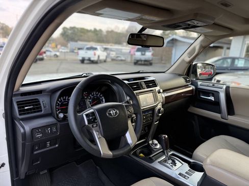 Used 2017 Toyota 4Runner Limited image 10