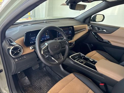 Used 2025 Chevrolet Equinox ACTIV w/ Safety and Technology Package image 7