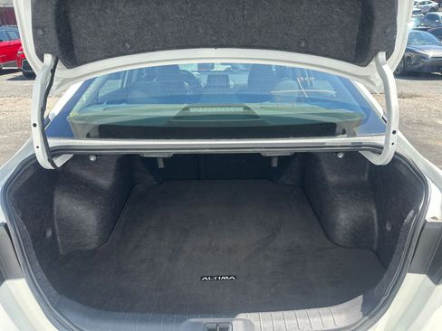 Used 2025 Nissan Altima 2.5 SV image 31