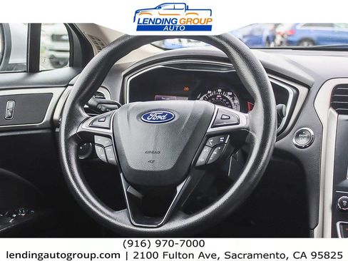 Used 2019 Ford Fusion SE image 14