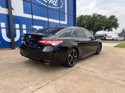 Used 2020 Toyota Camry XSE FWD image 8