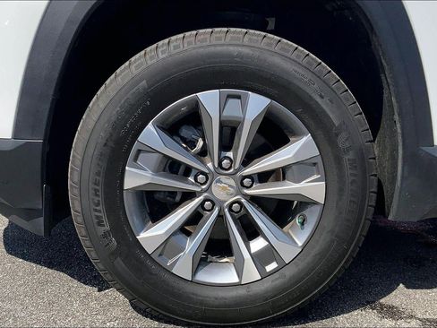 Used 2025 Chevrolet Equinox LT image 9