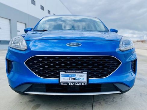 Used 2020 Ford Escape SE image 2