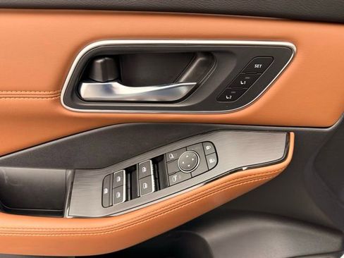 New 2026 Nissan Rogue Platinum w/ Platinum Premium Package image 11