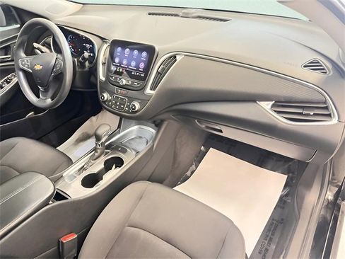 Used 2021 Chevrolet Malibu LT image 8