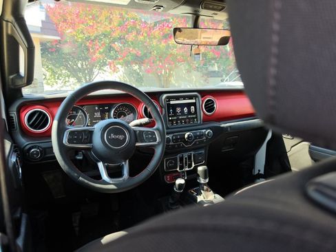 Used 2023 Jeep Gladiator Rubicon w/ Cold Weather Group AWD/4WD image 21