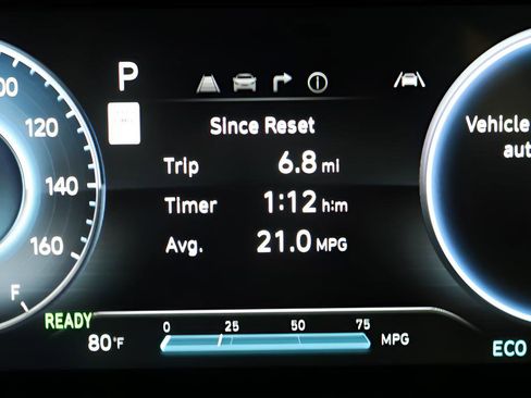 New 2025 Hyundai Elantra Limited FWD image 18