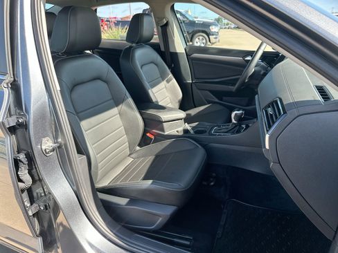 Used 2024 Volkswagen Jetta SE w/ Panoramic Sunroof Package image 23