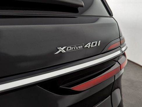 Used 2025 BMW X7 xDrive40i w/ Premium Package image 12