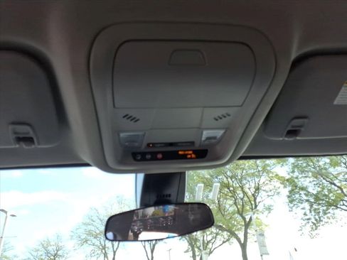 Certified 2023 GMC Acadia SLE image 17