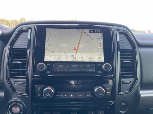 Used 2021 Nissan Titan PRO-4X w/ Pro-4x Convenience Package image 5