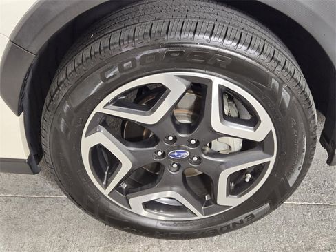 Used 2019 Subaru Crosstrek 2.0i Limited w/ Moonroof Package w/Navigation image 11