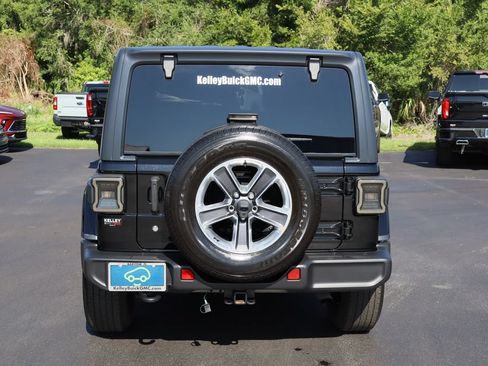 Used 2020 Jeep Wrangler Unlimited Sahara AWD/4WD image 8