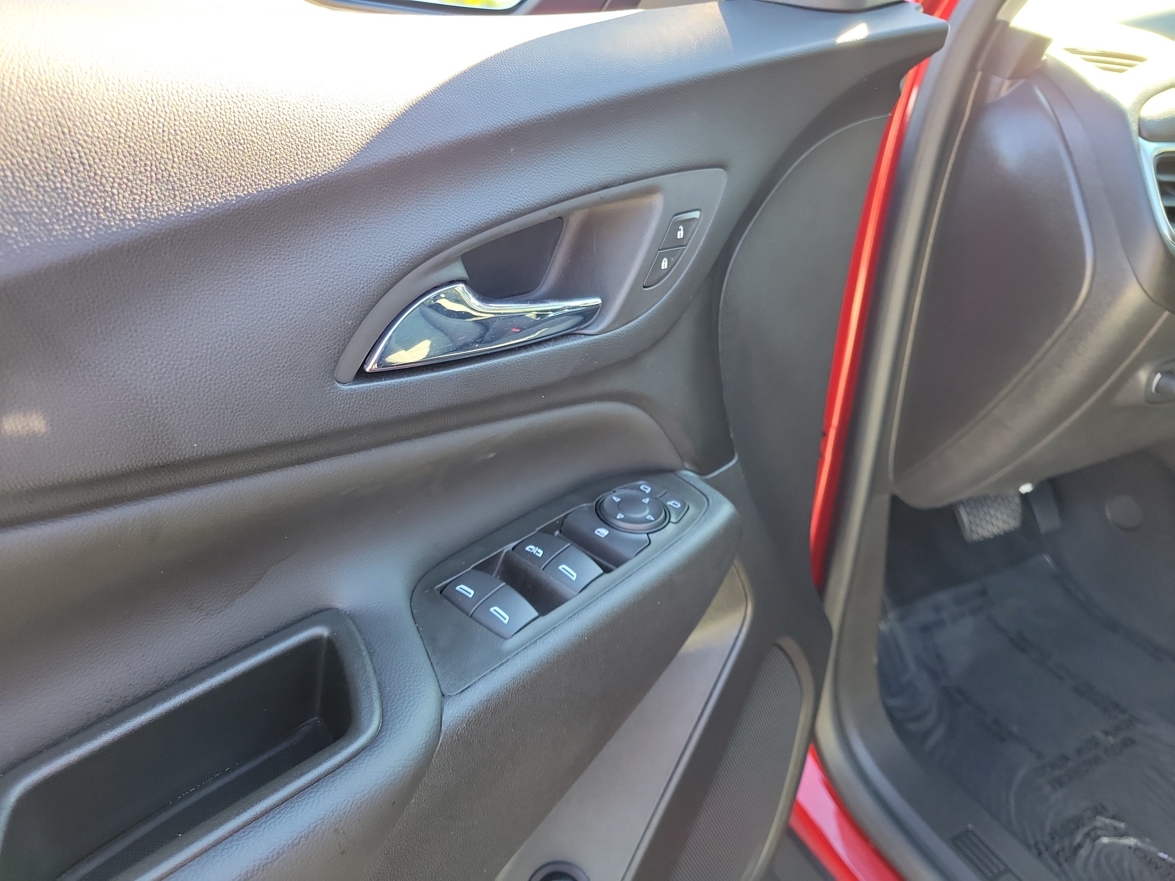 Used 2024 Chevrolet Equinox LT FWD image 18