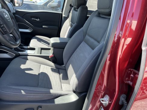 Used 2023 Nissan Frontier SV AWD/4WD image 15