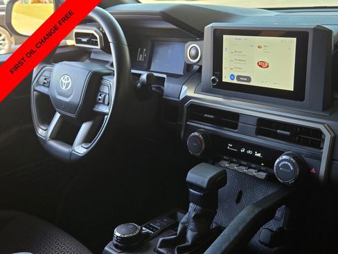 Used 2025 Toyota 4Runner SR5 AWD/4WD image 22