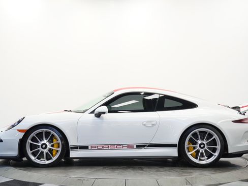 Used 2016 Porsche 911 R RWD image 6