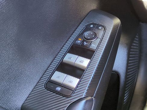 Used 2024 Mitsubishi Outlander SE image 24