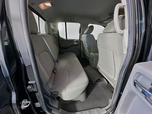 Used 2020 Nissan Frontier SV w/ Midnight Edition Floor Mats image 25
