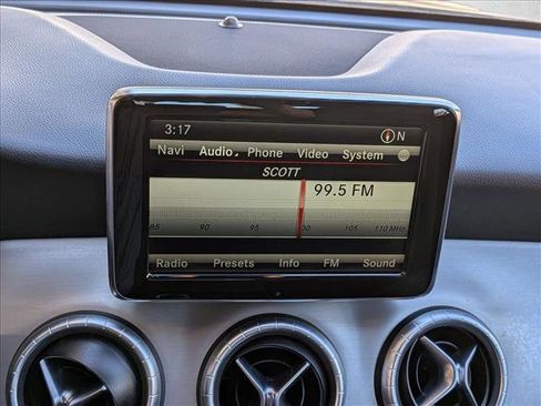 Used 2014 Mercedes-Benz CLA 250 image 12