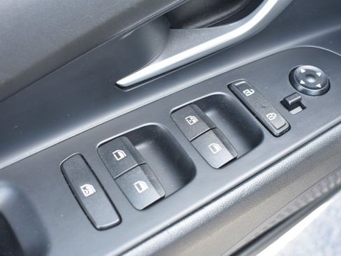Used 2023 Hyundai Elantra SEL FWD image 11