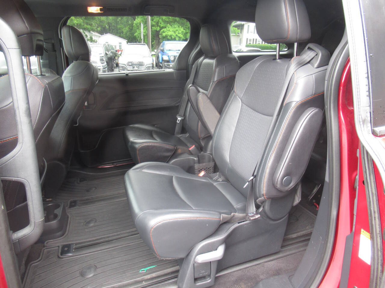 Used 2021 Toyota Sienna XSE w/ XSE Plus Package FWD image 18