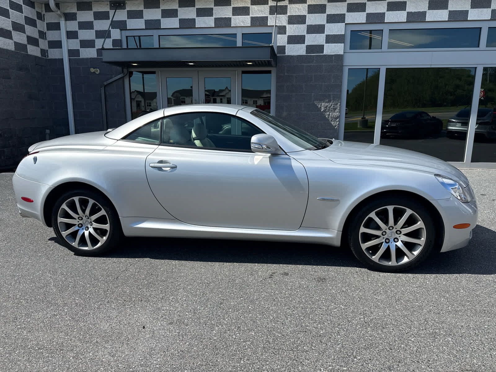 Used 2009 Lexus SC 430 Convertible RWD image 5