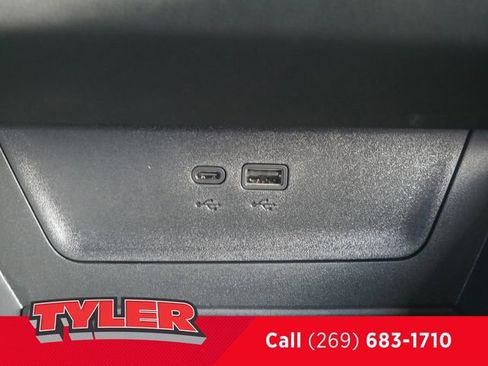 New 2026 Chevrolet Equinox LT w/ Convenience Package II image 32