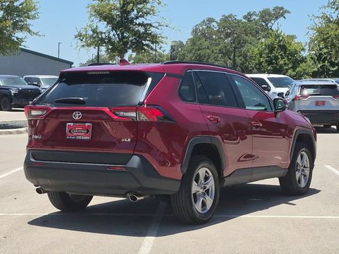 Used 2025 Toyota RAV4 XLE FWD image 5